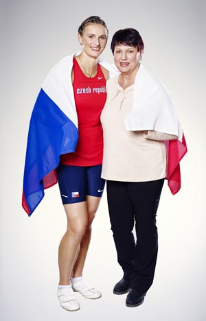Barbora Špotáková společně s maminkou jsou ambasadory pokračováníglobální kampaně Procter & Gamble “Děkuji, maminko” Barbora Špotáková společně s maminkou jsou ambasadory pokračováníglobální kampaně Procter & Gamble “Děkuji, maminko”