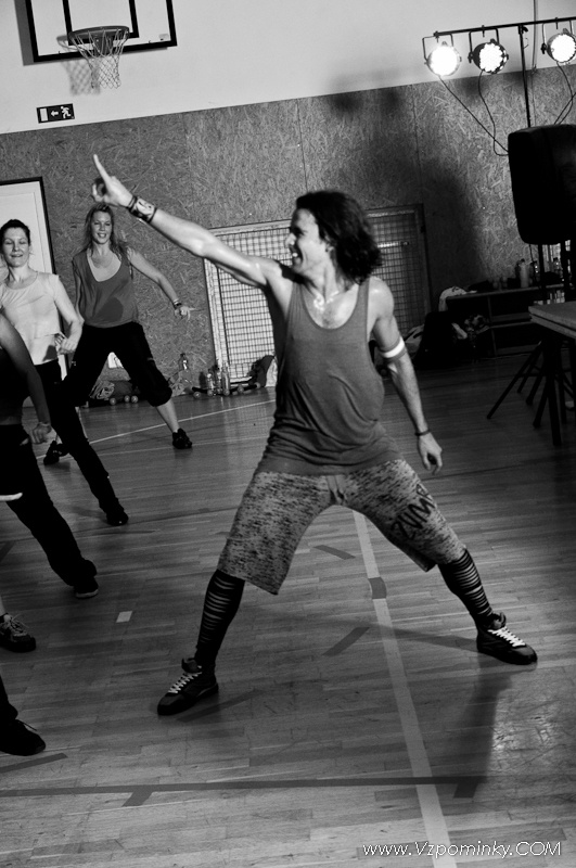 2013-10-20-zumba-dsc9775.jpg