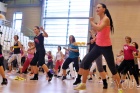 zcela zaplněný Dance